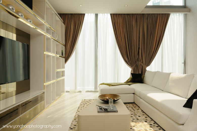 Jardin Condo showflat: Interior Design by AKDS